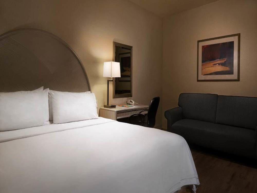 Holiday Inn Express Monterrey Galerias-San Jeronimo By Ihg Ngoại thất bức ảnh