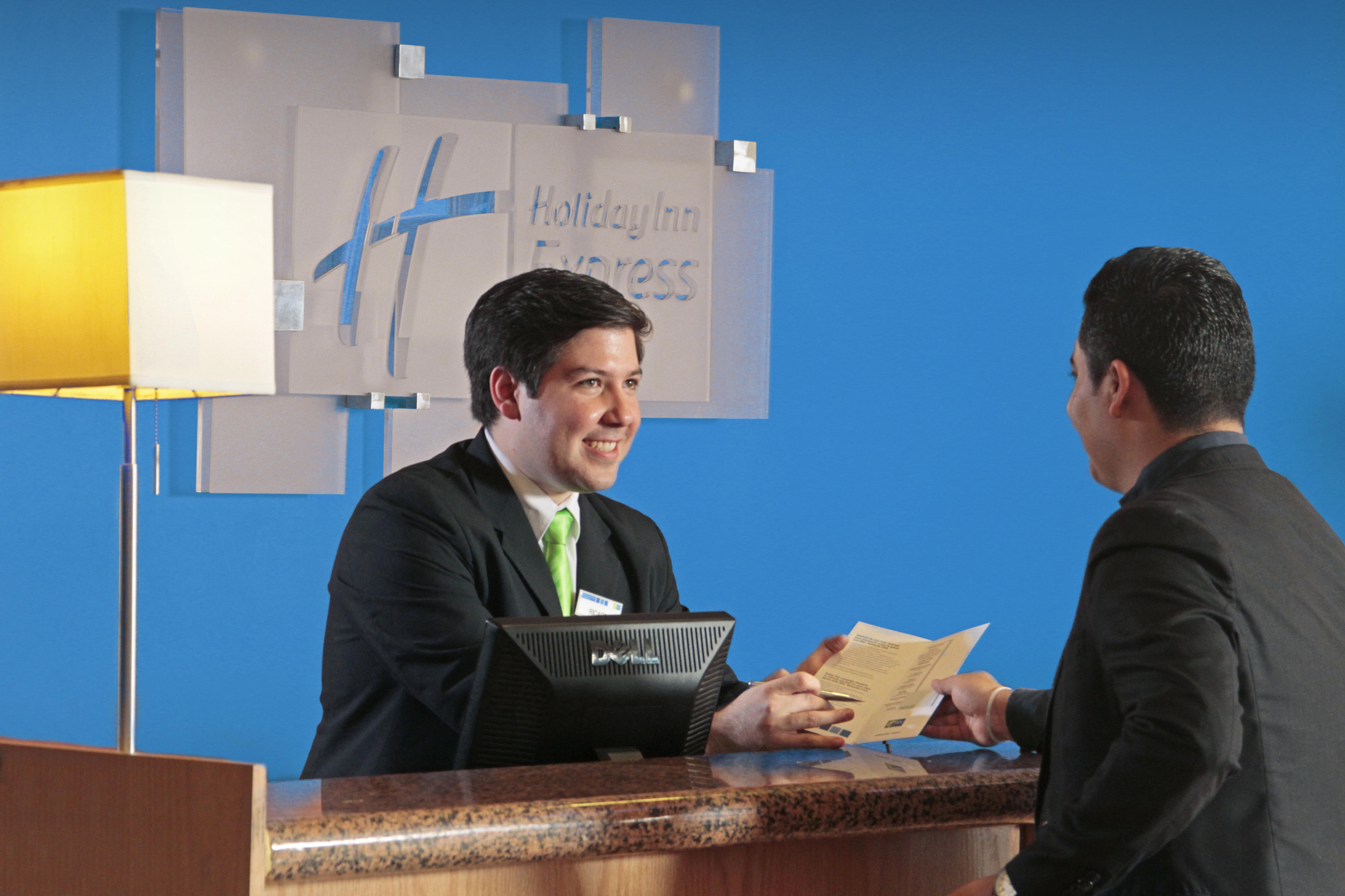 Holiday Inn Express Monterrey Galerias-San Jeronimo By Ihg Ngoại thất bức ảnh
