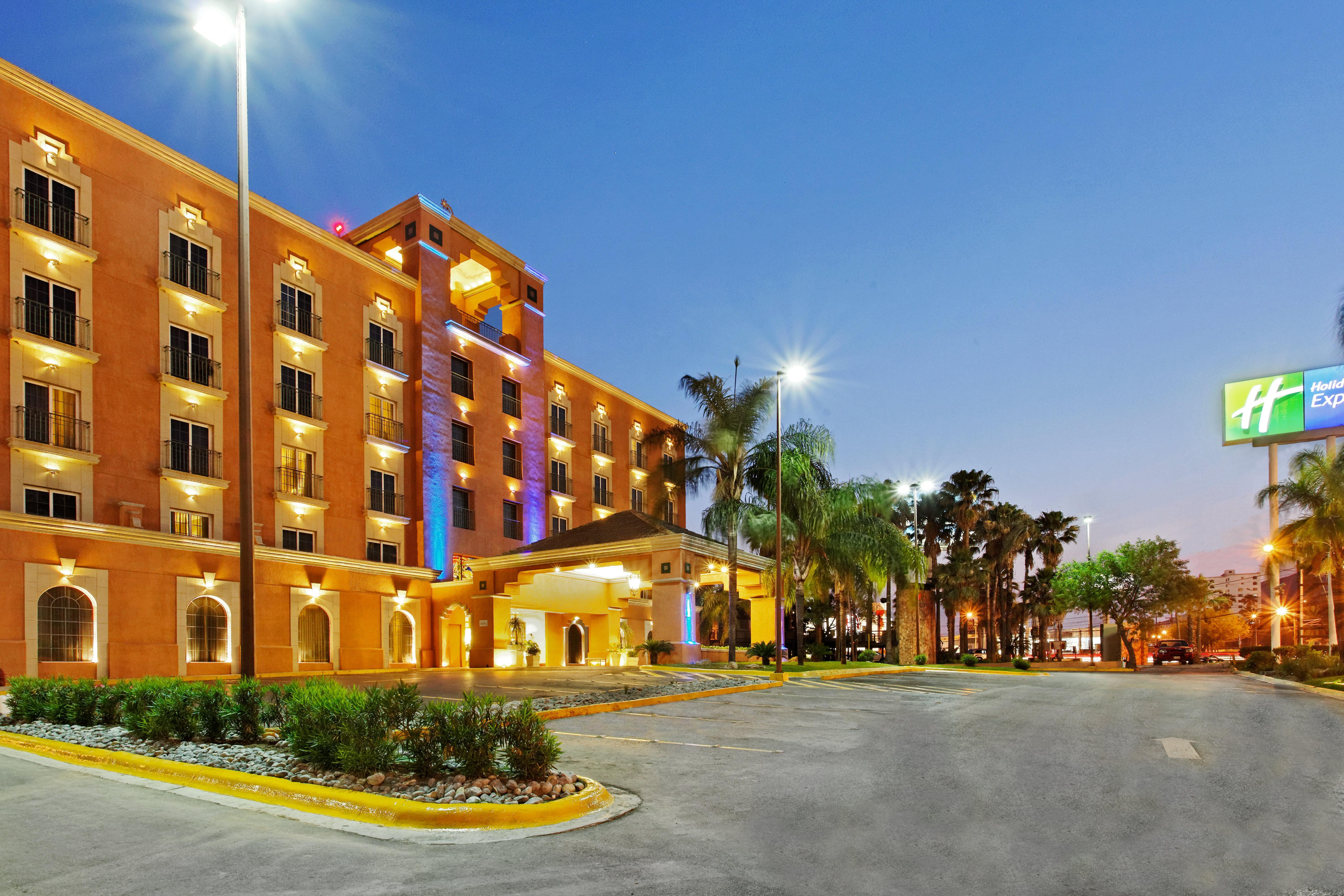 Holiday Inn Express Monterrey Galerias-San Jeronimo By Ihg Ngoại thất bức ảnh