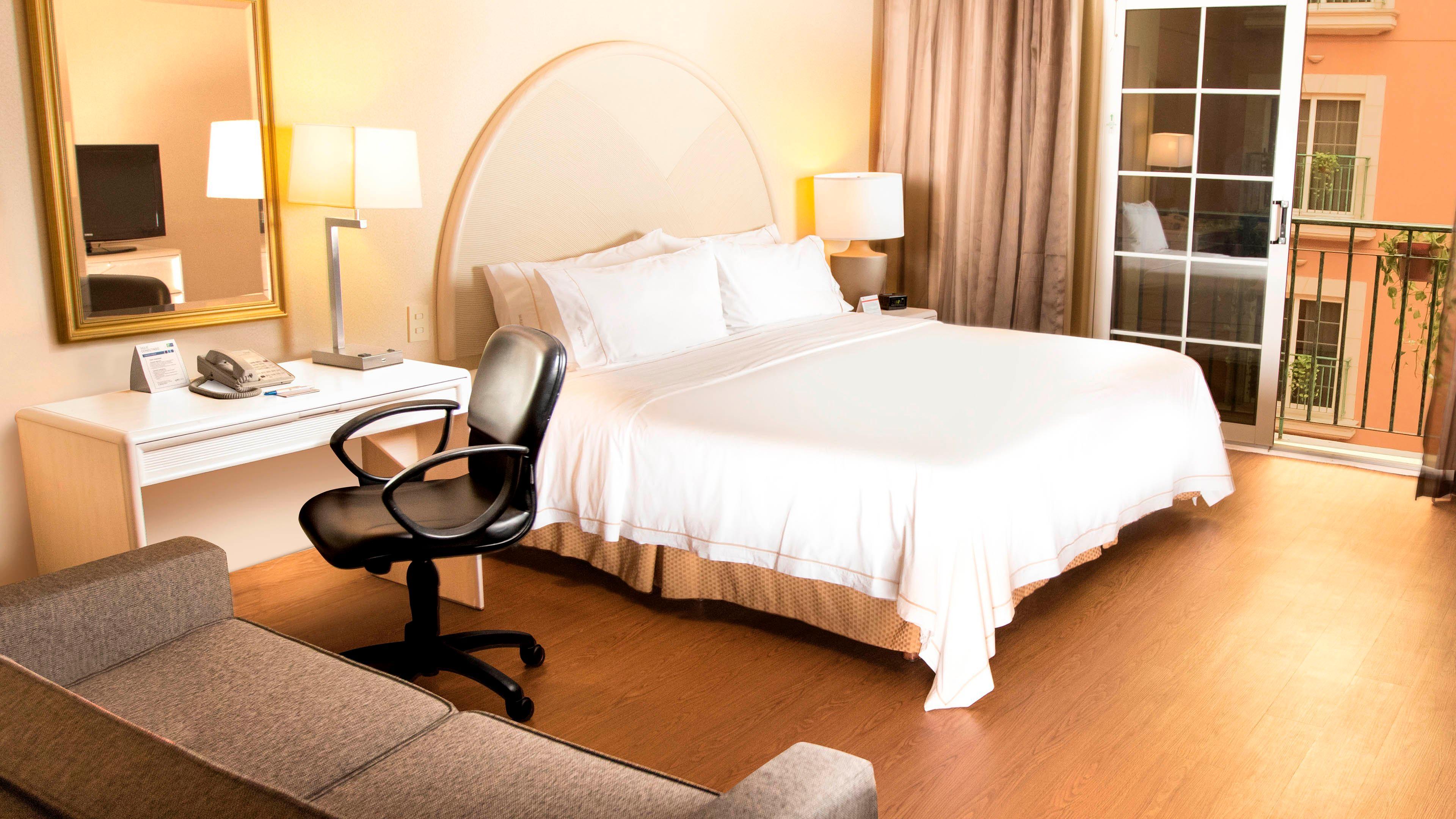 Holiday Inn Express Monterrey Galerias-San Jeronimo By Ihg Ngoại thất bức ảnh