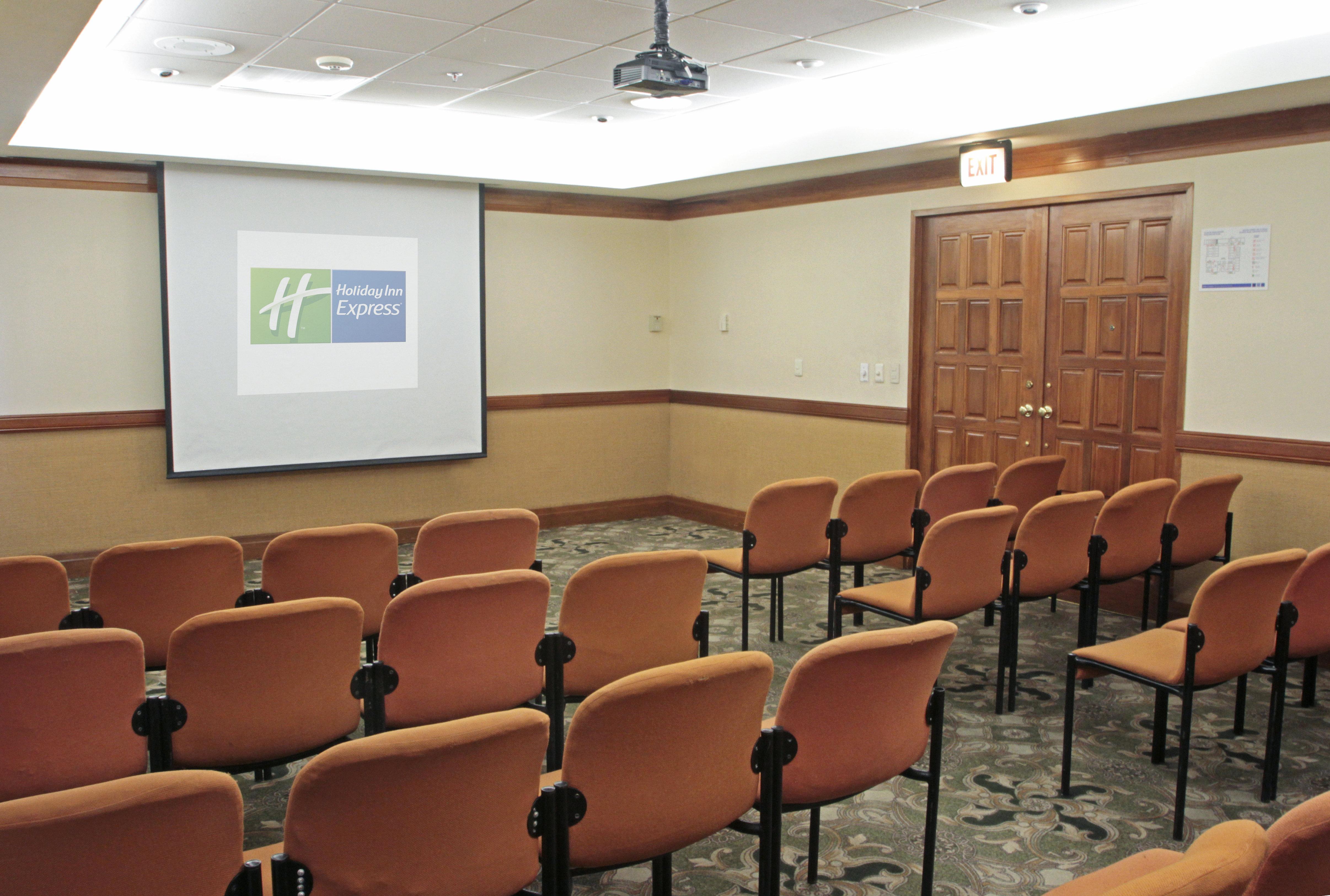 Holiday Inn Express Monterrey Galerias-San Jeronimo By Ihg Ngoại thất bức ảnh