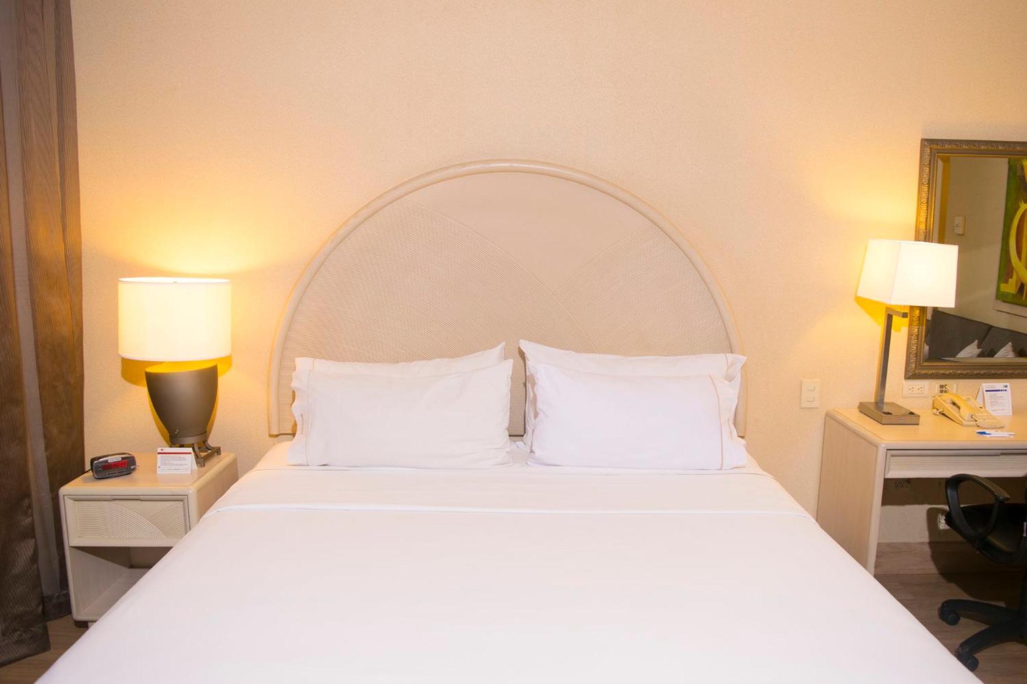 Holiday Inn Express Monterrey Galerias-San Jeronimo By Ihg Ngoại thất bức ảnh