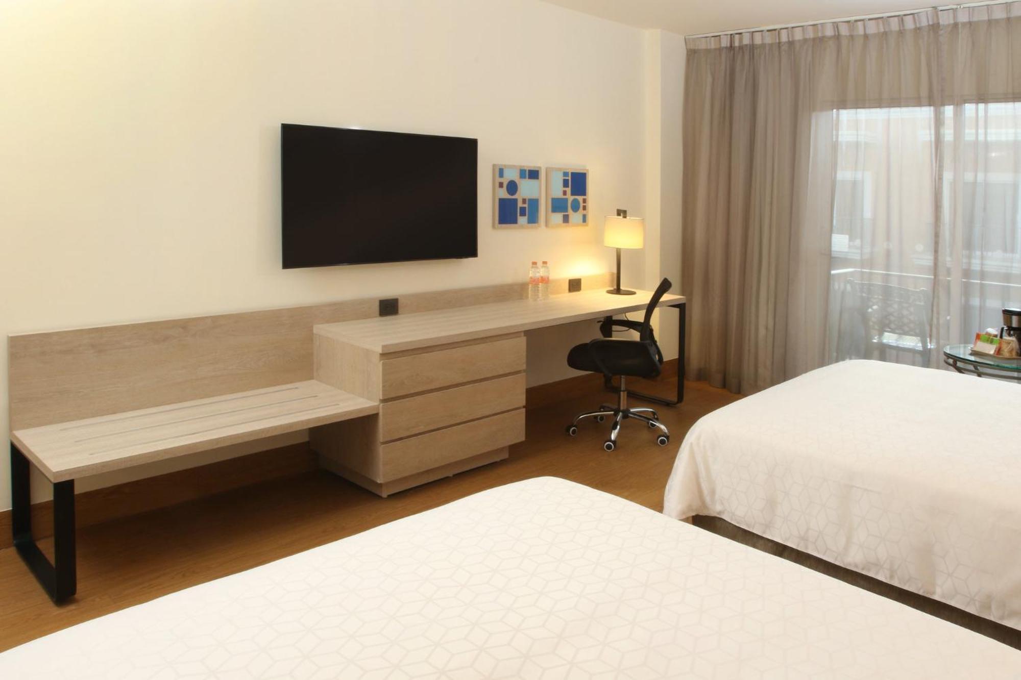 Holiday Inn Express Monterrey Galerias-San Jeronimo By Ihg Ngoại thất bức ảnh