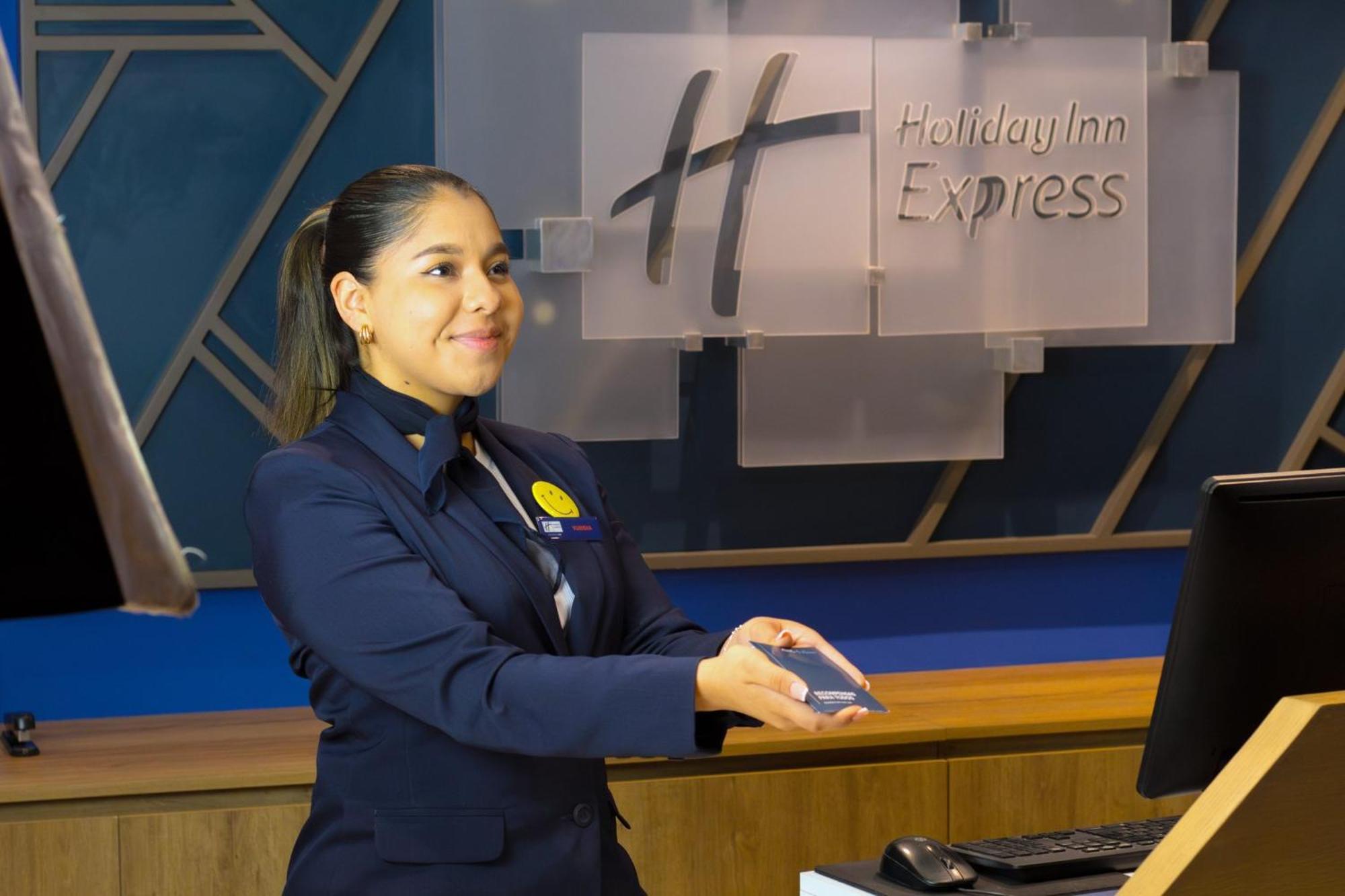 Holiday Inn Express Monterrey Galerias-San Jeronimo By Ihg Ngoại thất bức ảnh