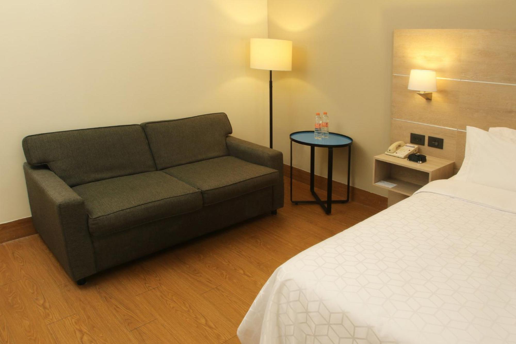 Holiday Inn Express Monterrey Galerias-San Jeronimo By Ihg Ngoại thất bức ảnh