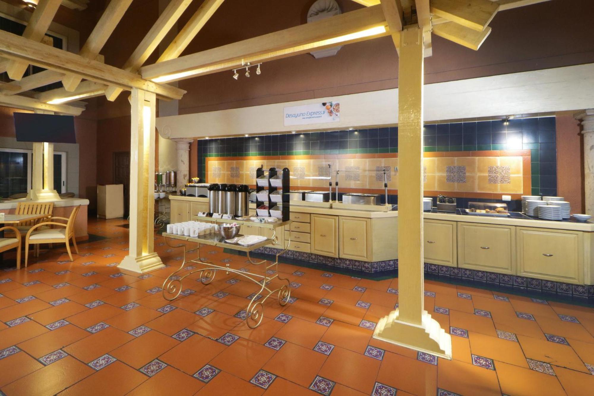 Holiday Inn Express Monterrey Galerias-San Jeronimo By Ihg Ngoại thất bức ảnh