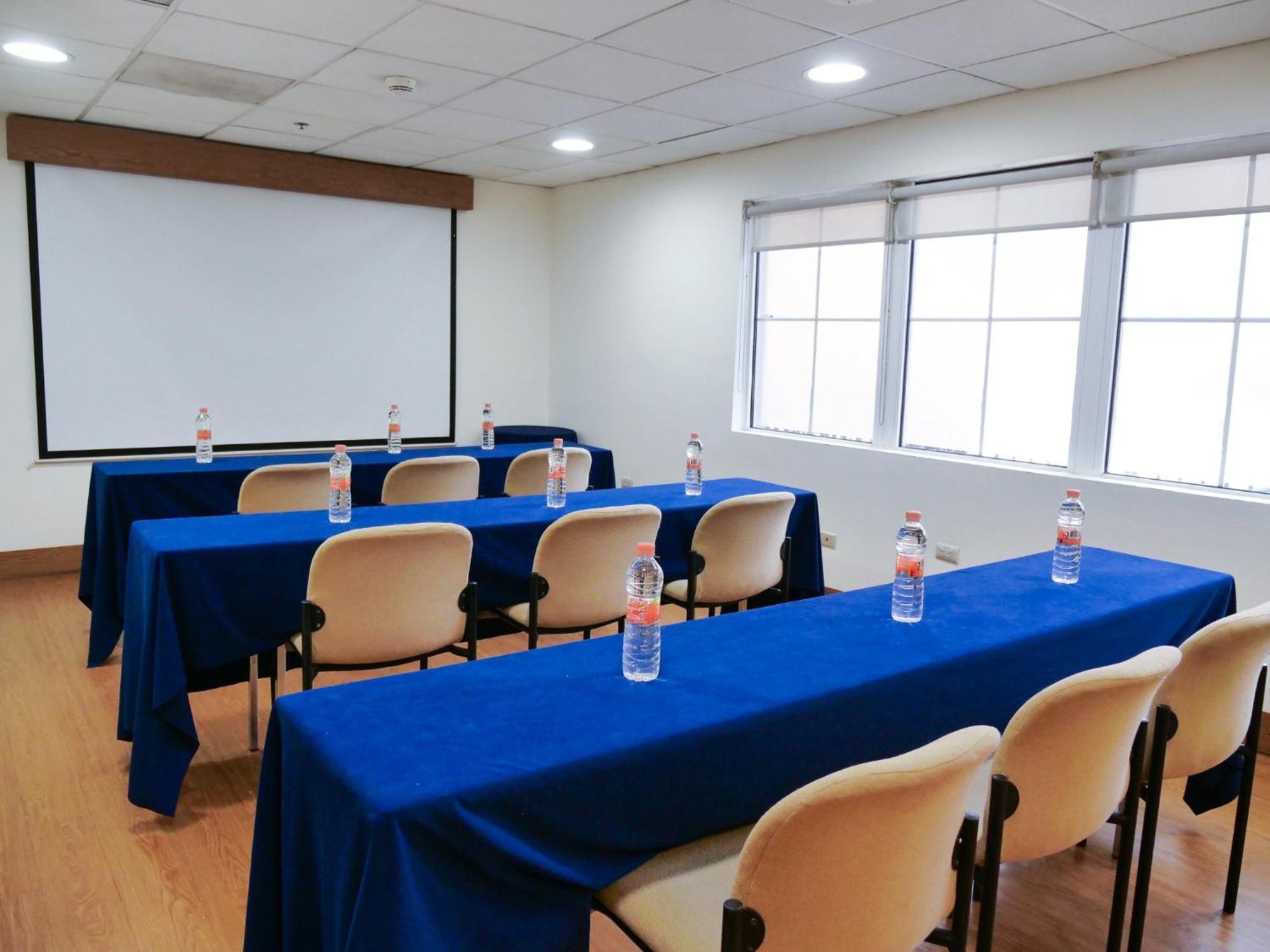 Holiday Inn Express Monterrey Galerias-San Jeronimo By Ihg Ngoại thất bức ảnh