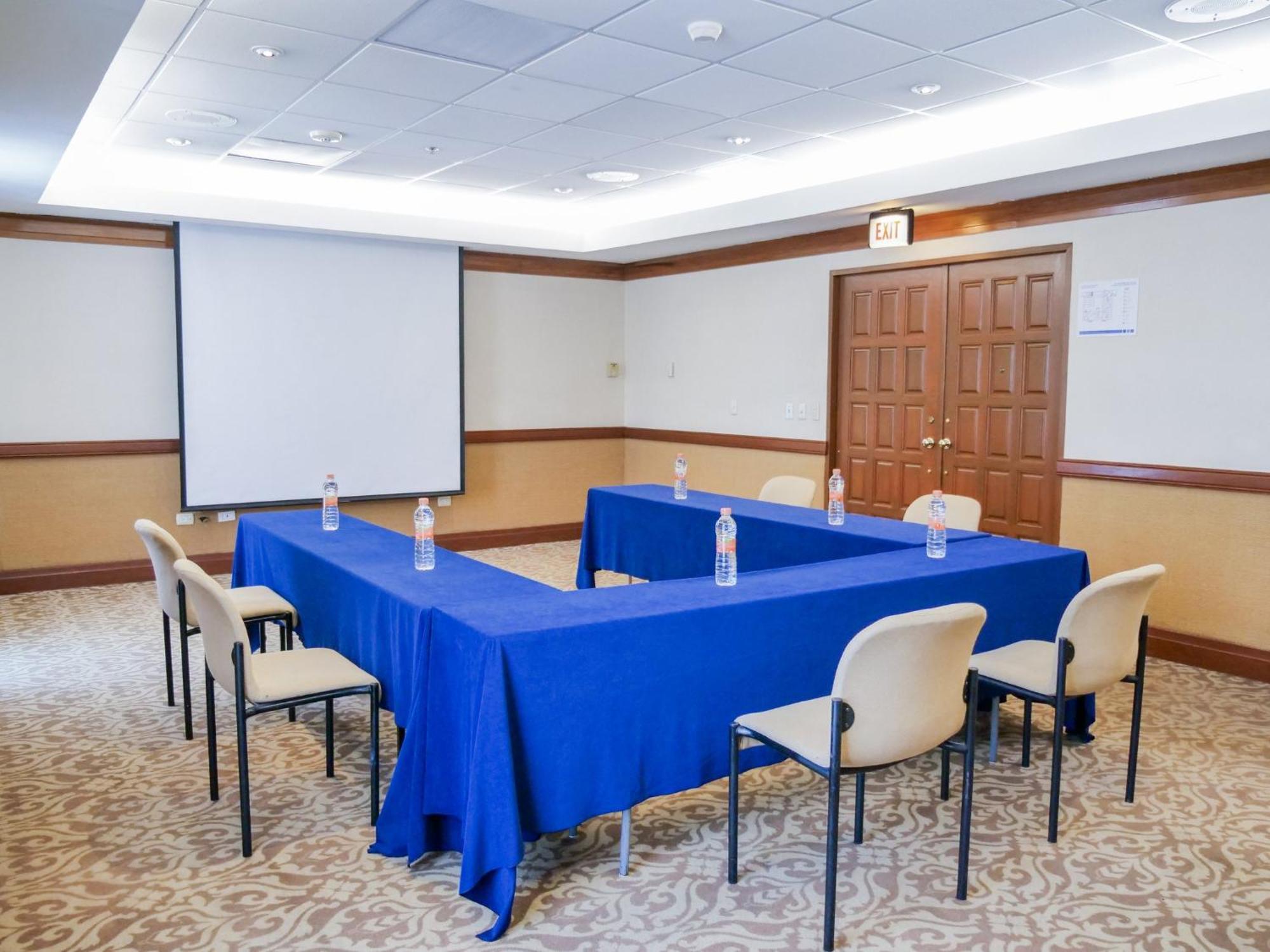 Holiday Inn Express Monterrey Galerias-San Jeronimo By Ihg Ngoại thất bức ảnh