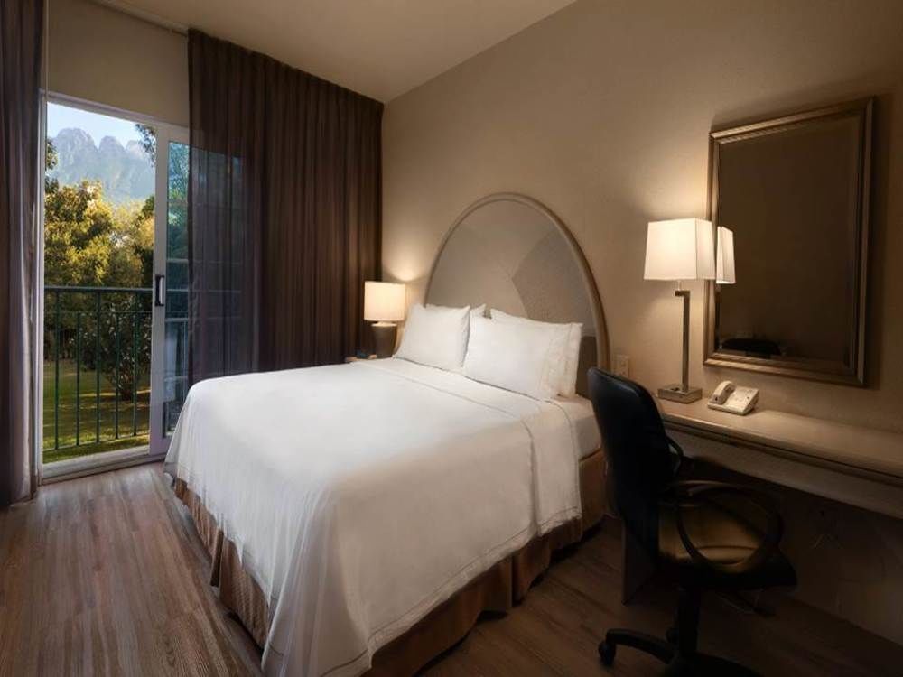 Holiday Inn Express Monterrey Galerias-San Jeronimo By Ihg Ngoại thất bức ảnh